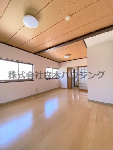 【洋室】 | 　エアロプレーン春日 | ゆったりした洋室です