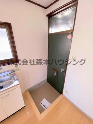 【玄関】 | 　エアロプレーン春日 | きれいな玄関です