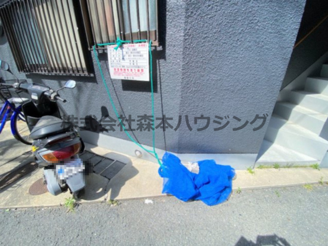 【その他共用部分】 | 　エアロプレーン春日 | 専用ごみ置き場です