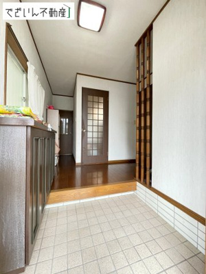 【玄関】 | 行田市清水町　中古住宅   | 現地(2026年5月撮影)