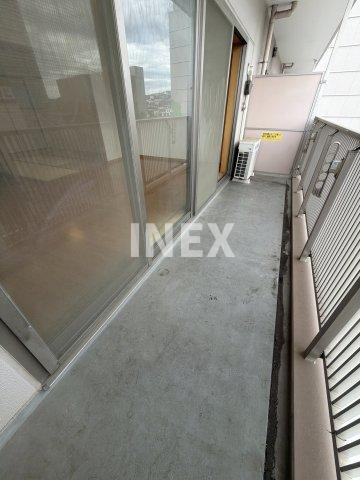 横浜市港南区上大岡西１丁目の賃貸マンションのバルコニー
