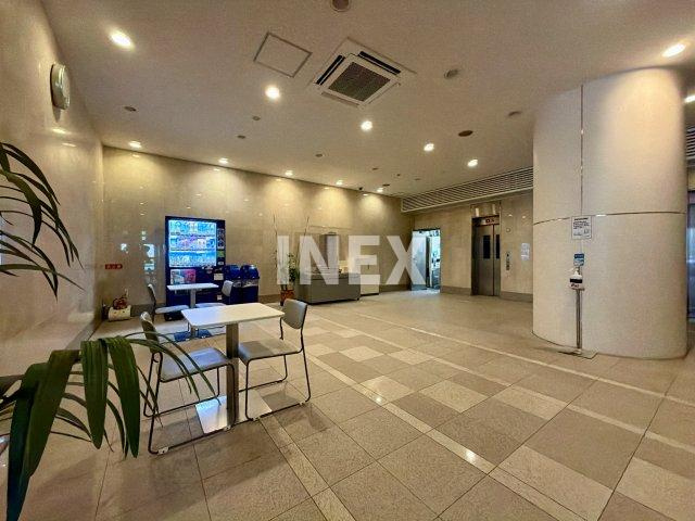 横浜市港南区上大岡西１丁目の賃貸マンションのロビー