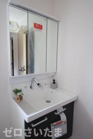 《仲介手数料無料》岩槻区加倉４丁目16-11新築一戸建てリナージュの独立洗面台
