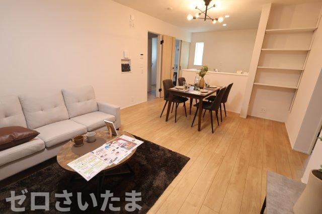 《仲介手数料無料》岩槻区加倉４丁目16-11新築一戸建てリナージュの居間・リビング
