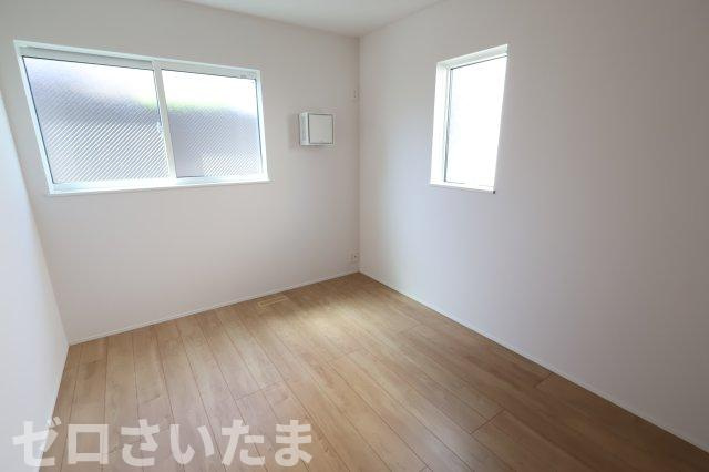 《仲介手数料無料》岩槻区加倉４丁目16-11新築一戸建てリナージュの洋室