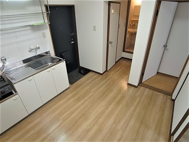 グレースシャトーの居間・リビング|角部屋で明るい室内