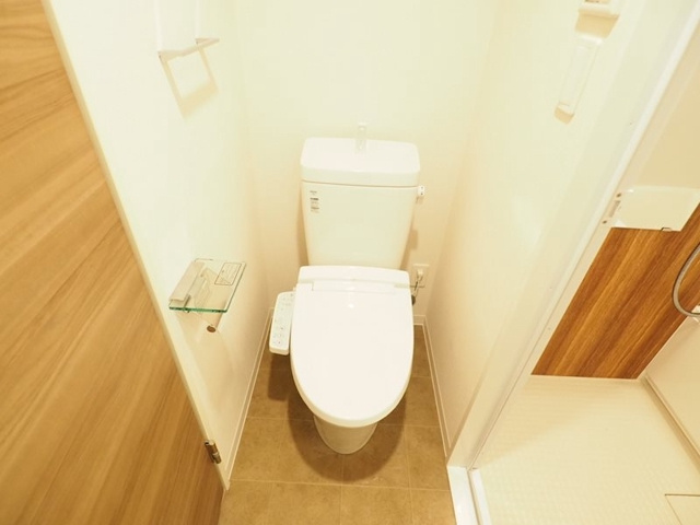 新品家具付きマンション本町14(KaGood東京)のトイレ