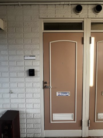 メゾンいずみの玄関