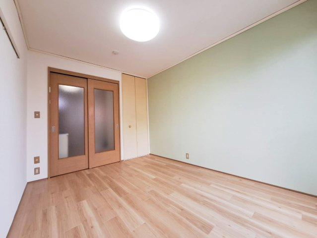 メゾンいずみの洋室