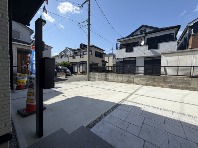 《仲介手数料無料》北区日進町１丁目728-8新築一戸建てミラスモの駐車場
