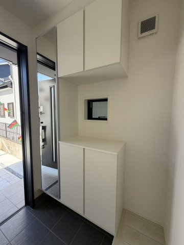 《仲介手数料無料》北区日進町１丁目728-8新築一戸建てミラスモの玄関