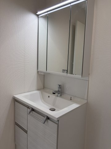 《仲介手数料無料》北区日進町１丁目728-8新築一戸建てミラスモの独立洗面台