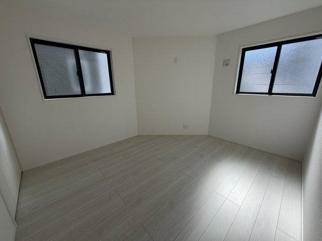 《仲介手数料無料》北区日進町１丁目728-8新築一戸建てミラスモの洋室