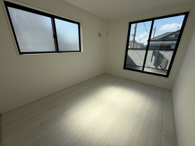 《仲介手数料無料》北区日進町１丁目728-8新築一戸建てミラスモの洋室