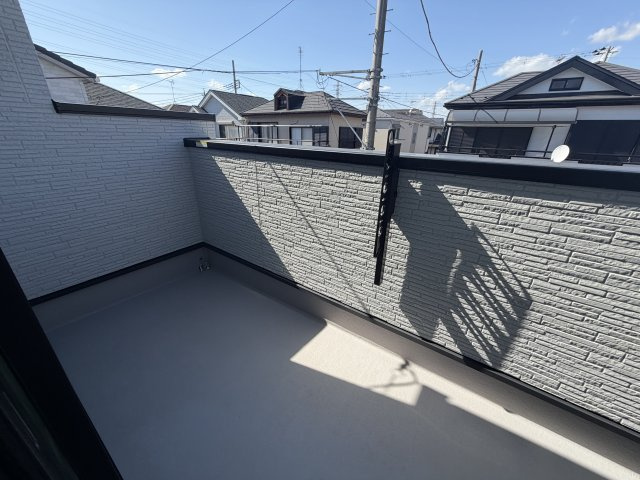 《仲介手数料無料》北区日進町１丁目728-8新築一戸建てミラスモのバルコニー