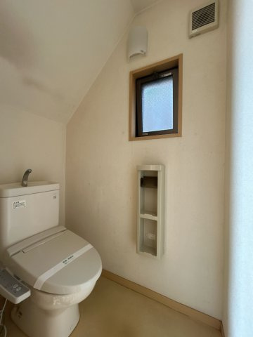 久保田町1丁目　中古戸建のトイレ