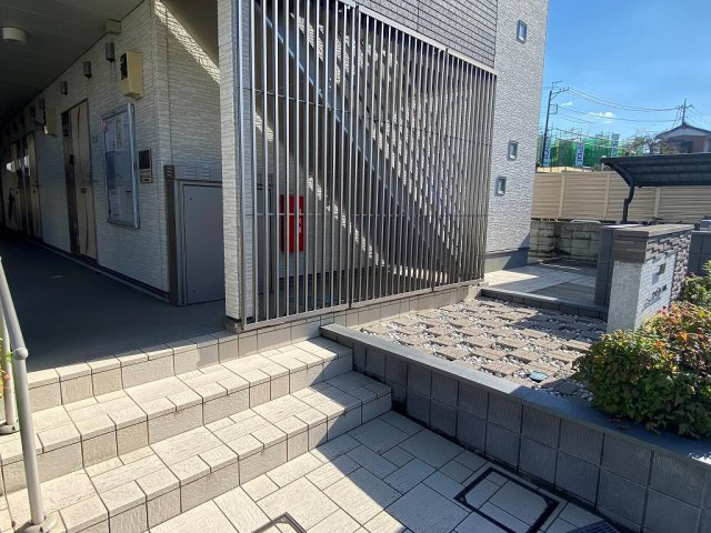 クレイノゾンネンブルーメ川越のエントランス