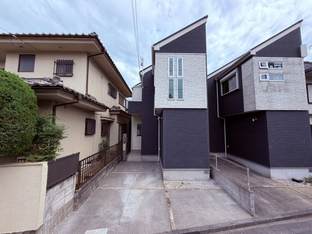 【外観】 | 中野区鷺宮４丁目　中古戸建て | 重厚感のある佇まいが魅力の、品格を感じる美しいデザイン
