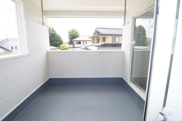 矢吹町曙町第４　　　１号棟　　　善郷小学校、矢吹中学区のバルコニー