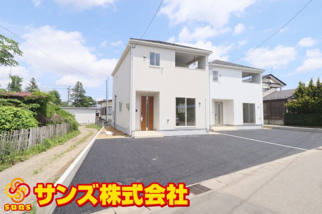 矢吹町曙町第４　　　１号棟　　　善郷小学校、矢吹中学区の外観|南西側から見た駐車場を含む外観♪