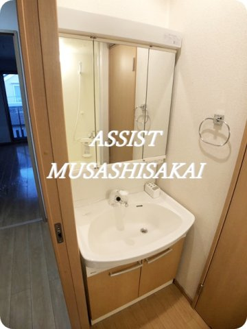 プラムの洗面所|別部屋同仕様の写真です。