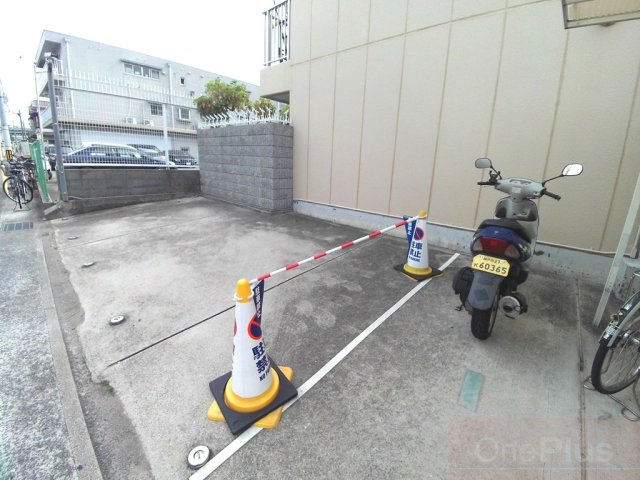 ベレーロ魚崎の駐車場