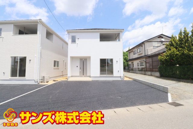 矢吹町曙町第４　　　２号棟　　　善郷小学校、矢吹中学区の外観|南側から見た駐車場を含む外観♪