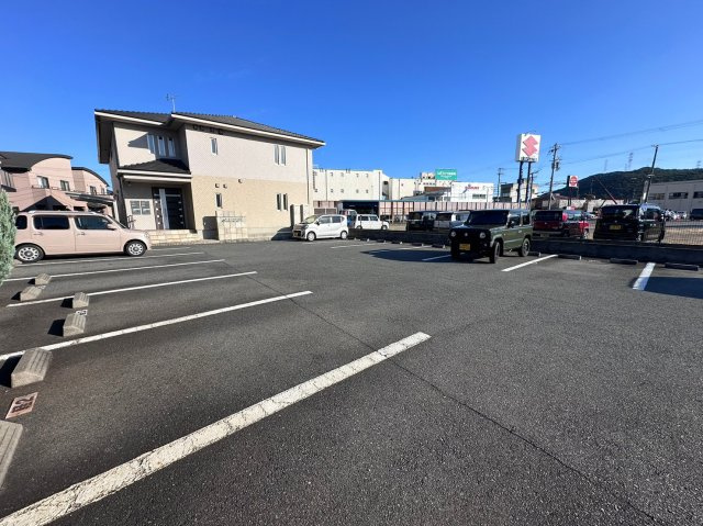 オークヴィラⅡの駐車場