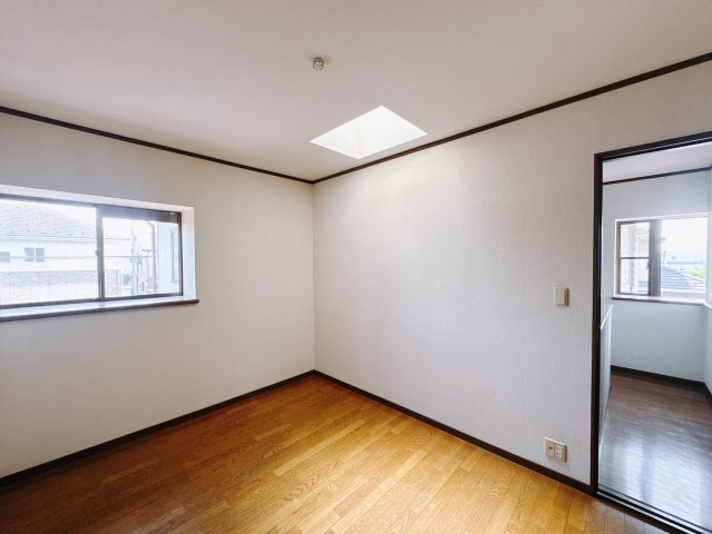 【中古戸建】熊谷市妻沼東4丁目の洋室|■洋室｜お部屋ぜんぶが＼ 趣味部屋 ／も実現します！想像しただけでもワクワクが止まりませんね♪大好きなものに囲まれながら贅沢な休日をお過ごしください♪
