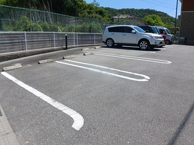 メゾン・ド・キャッスル赤穂の駐車場