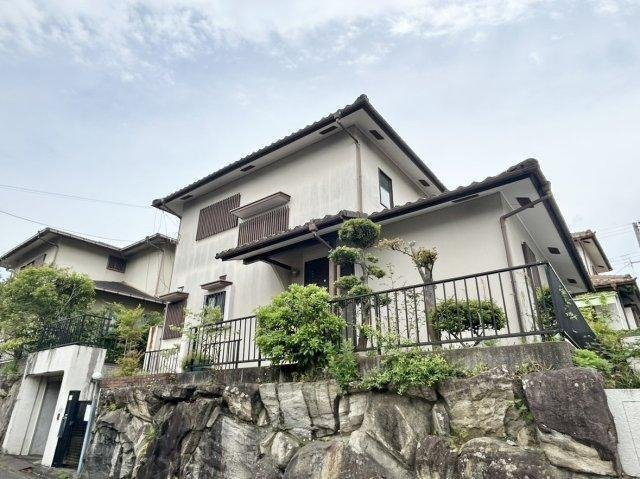 売土地　川西市水明台4丁目の外観|敷地約52坪！解体更地渡し＆建築条件なし。お好きなハウスメーカーでスムーズに建築計画が立てられます。