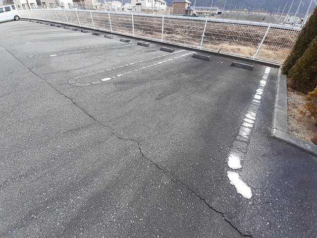 エルカーサ・桜木Ａの駐車場