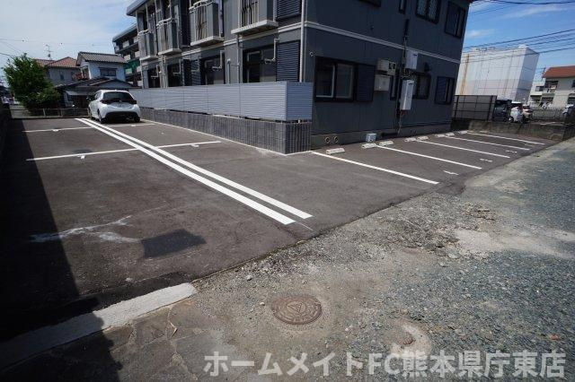 ノエルの駐車場