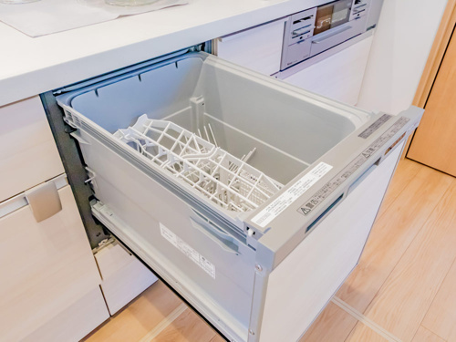 【設備】 【設備】 | 食器も調理器具もたっぷりセットできて食後の後片付けもラクラクです。