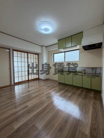 仲介手数料0円！エクセレントライフ清水の居間・リビング