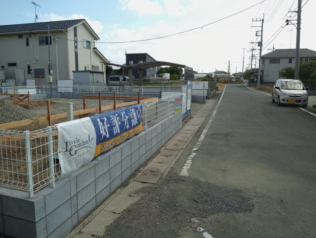 【Livele Garden】　古河市三和　全2邸の前面道路含む現地写真|〇前面道路〇
西側約6m
2026年4月撮影