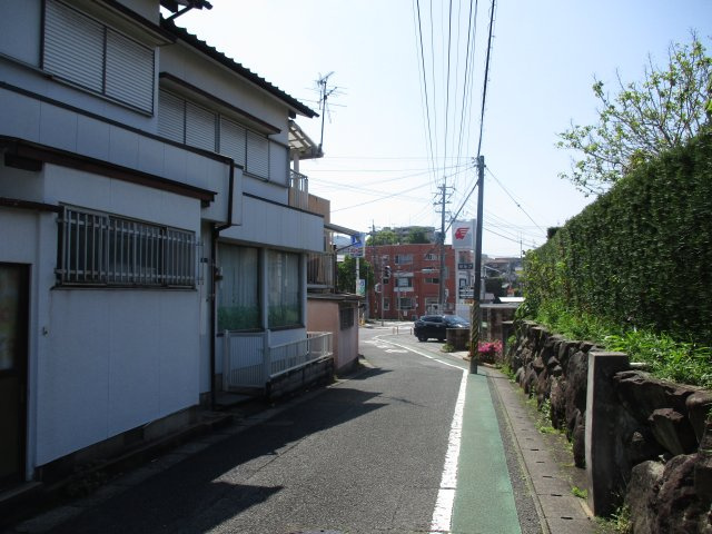 守恒五丁目6番10号（B-4）の前面道路含む現地写真