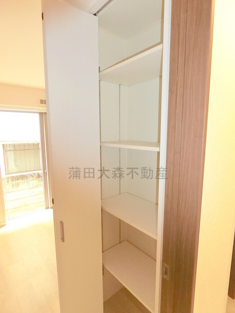 蒲田1丁目賃貸住宅の収納|洋室4帖　収納　棚