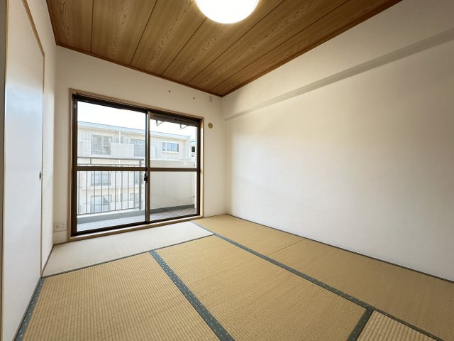 南向き&全室リフォーム済！シティコーポ滝の水一号館の和室