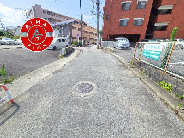 ロワールマンション野間の駐車場|ゆったりとしたスペースがある駐車場です。