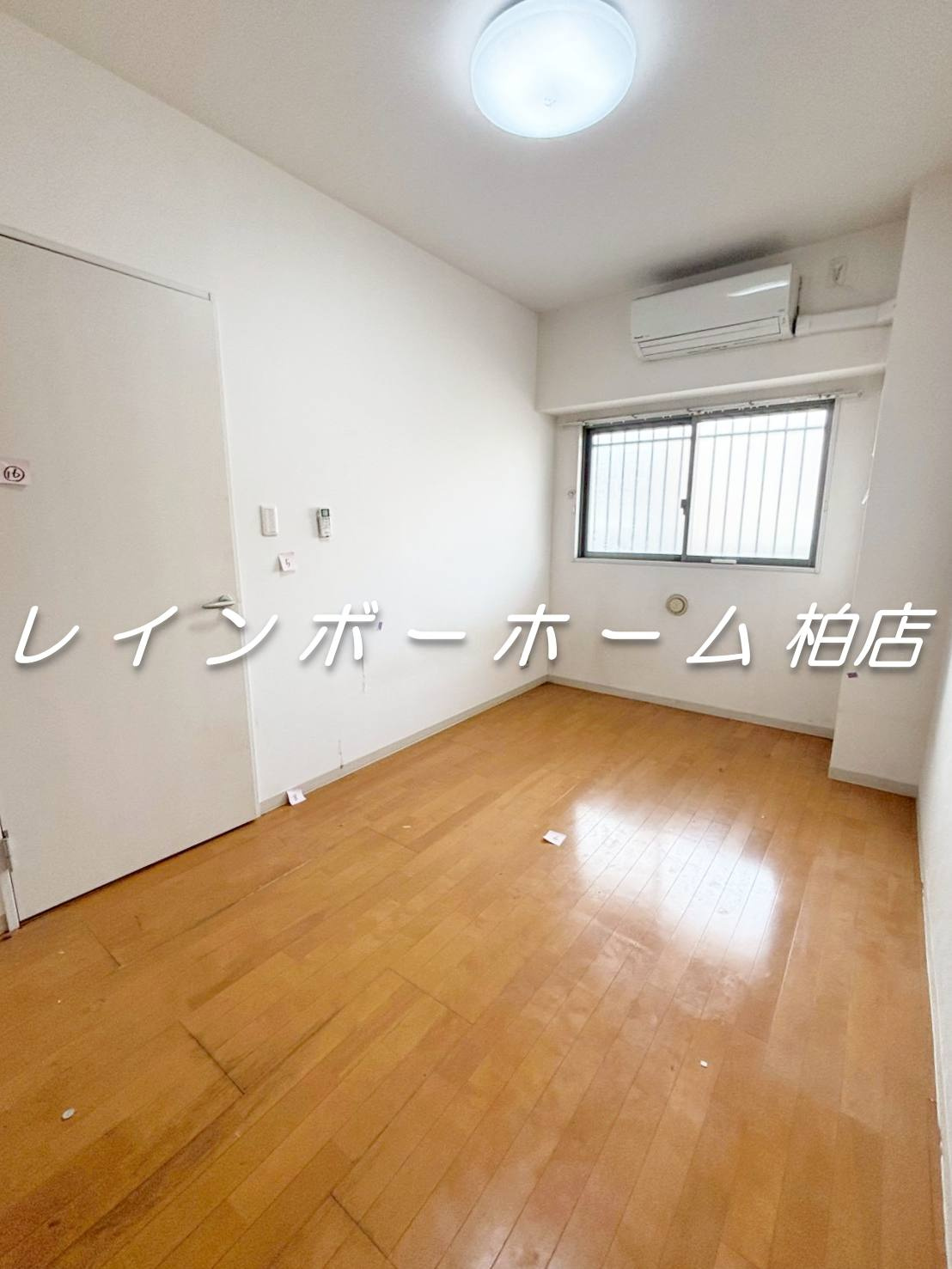 ブラウニーココの寝室|落ち着いた色調の寝室です