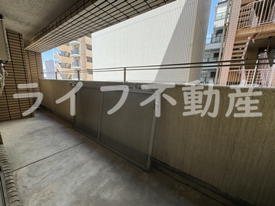 パディーブレイドⅡのバルコニー|暖かな日差しのふりそそぐバルコニー