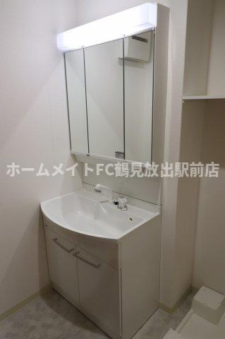 大阪市鶴見区諸口１丁目のアパートの独立洗面台