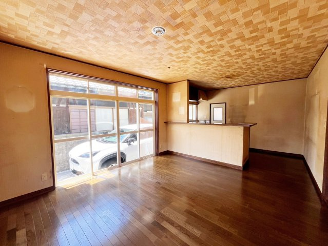 和歌山市榎原　中古戸建の居間・リビング