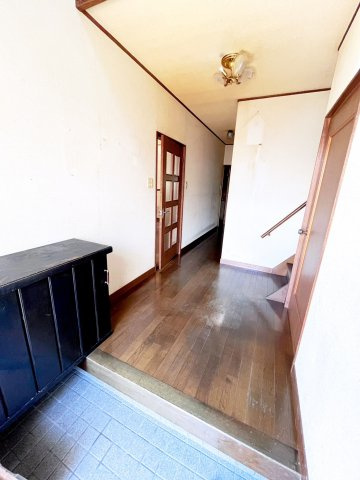 和歌山市榎原　中古戸建の玄関