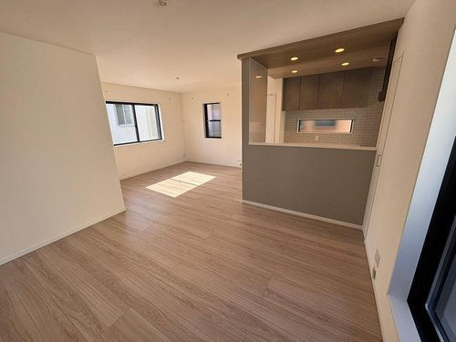 西宮市今津久寿川町　新築戸建の居間・リビング