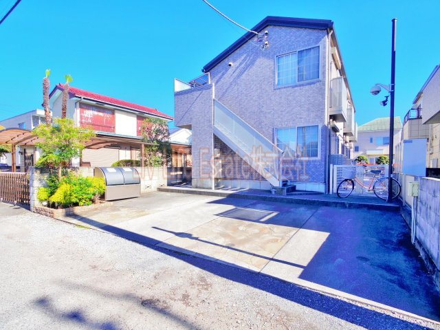 東村山市萩山町１丁目のアパートの駐車場
