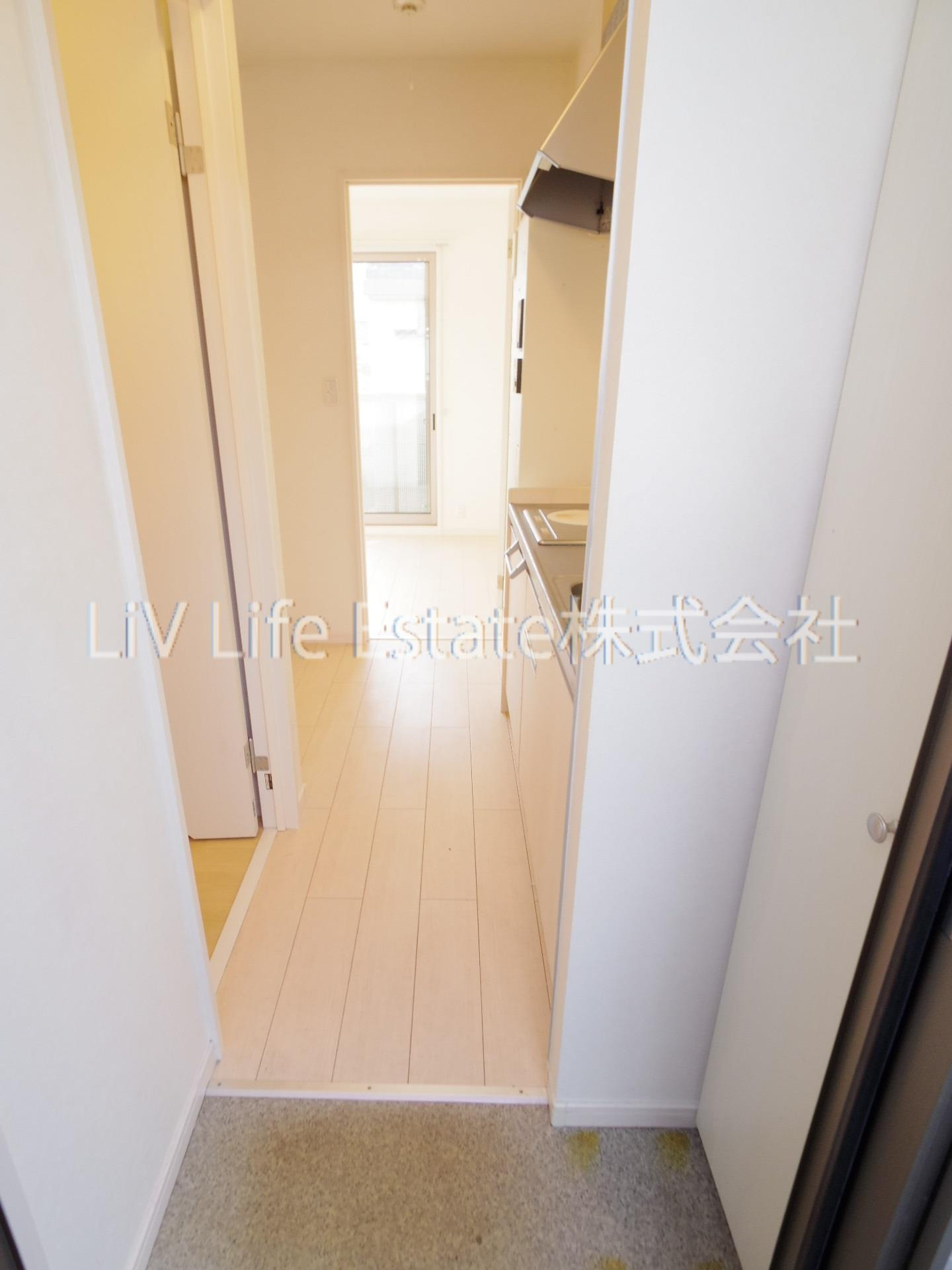 東村山市萩山町１丁目のアパートの玄関