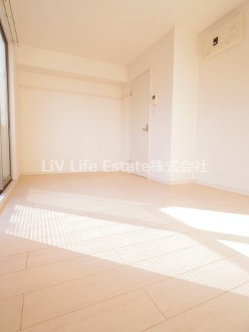 東村山市萩山町１丁目のアパートの居間・リビング