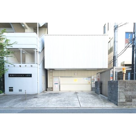 東明マンション江坂の駐車場